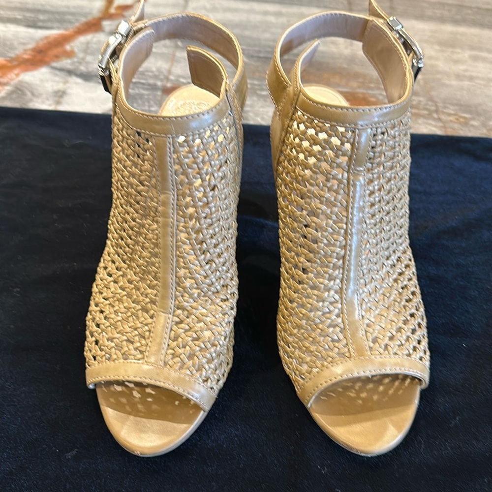 Vince Camuto Sandals